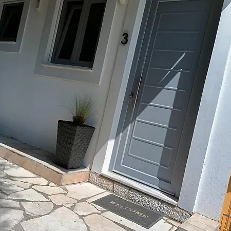 Paxos Rock Daire
