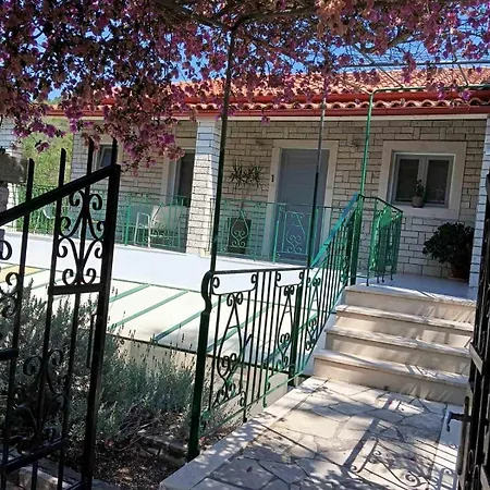 Διαμέρισμα Paxos Rock